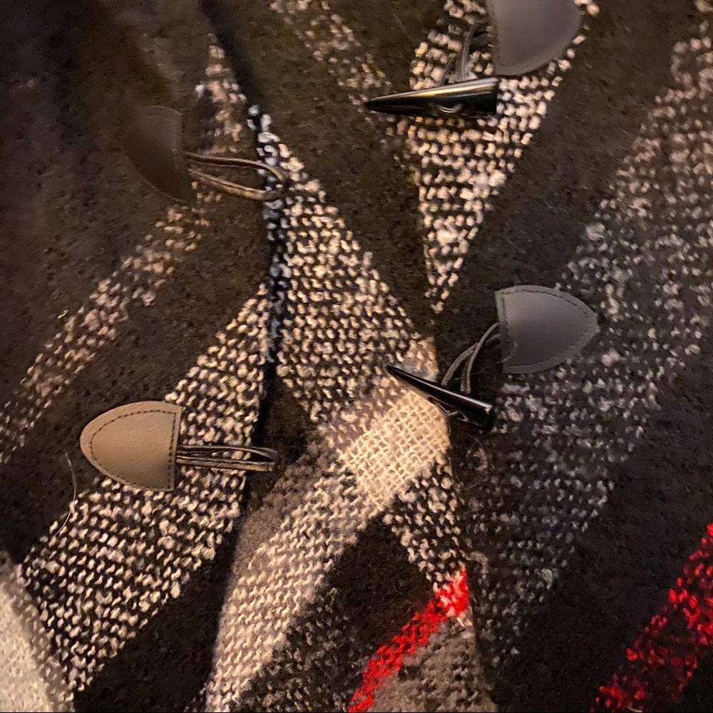 Soft patterned Poncho - Picture 6 of 6